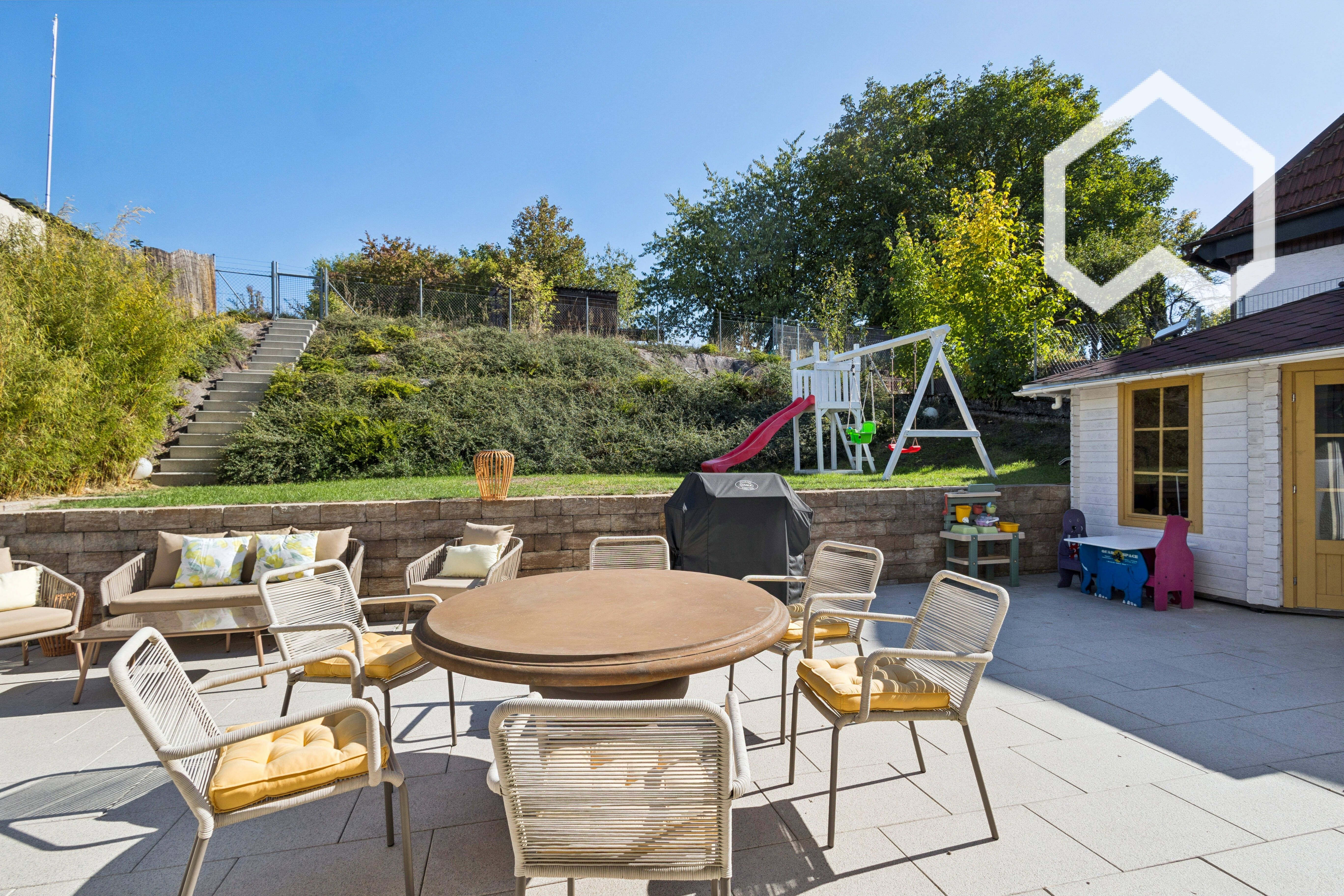 High-Quality Furnished Detached House With Large Garden In Schönaich - 3
