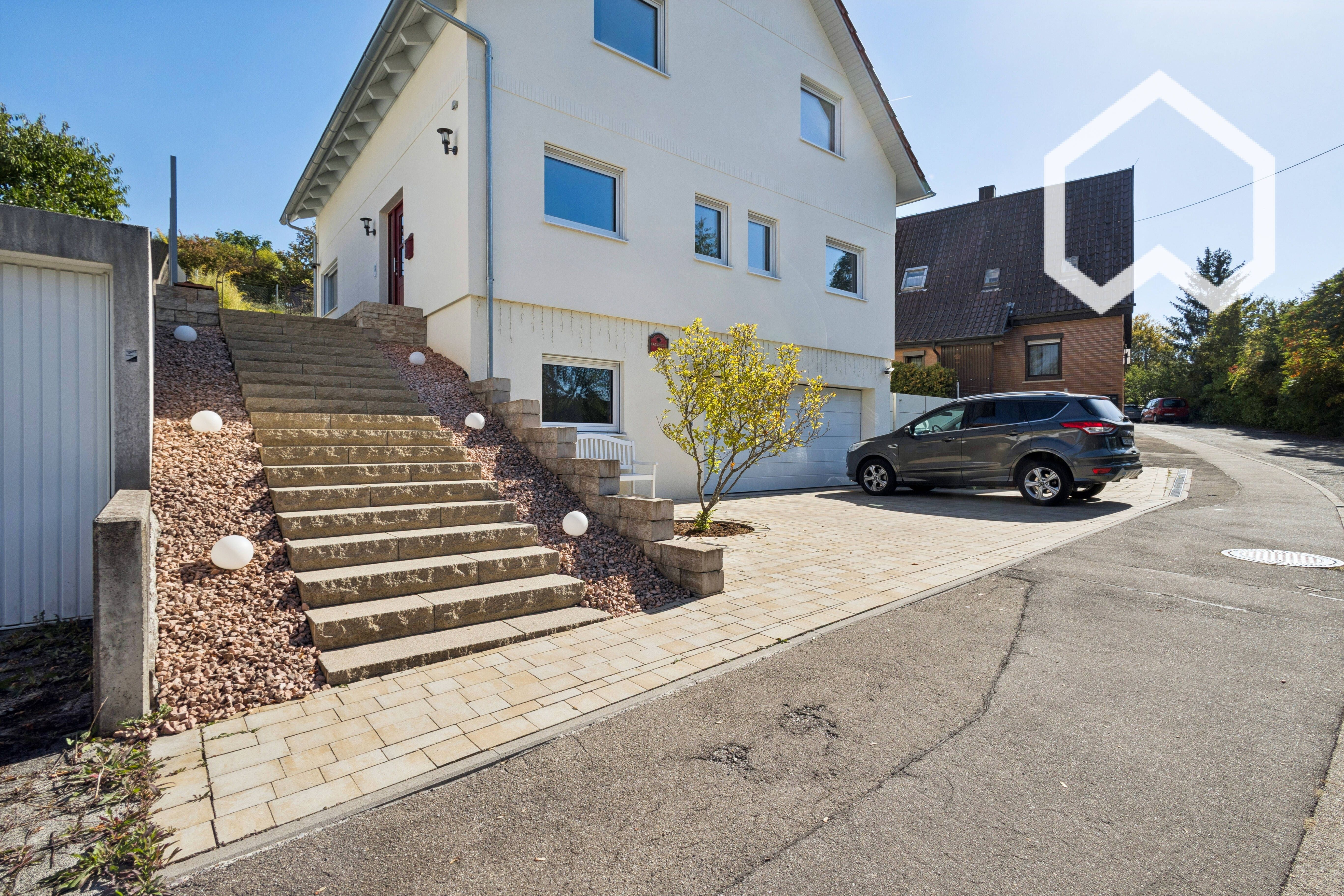 High-Quality Furnished Detached House With Large Garden In Schönaich - 2