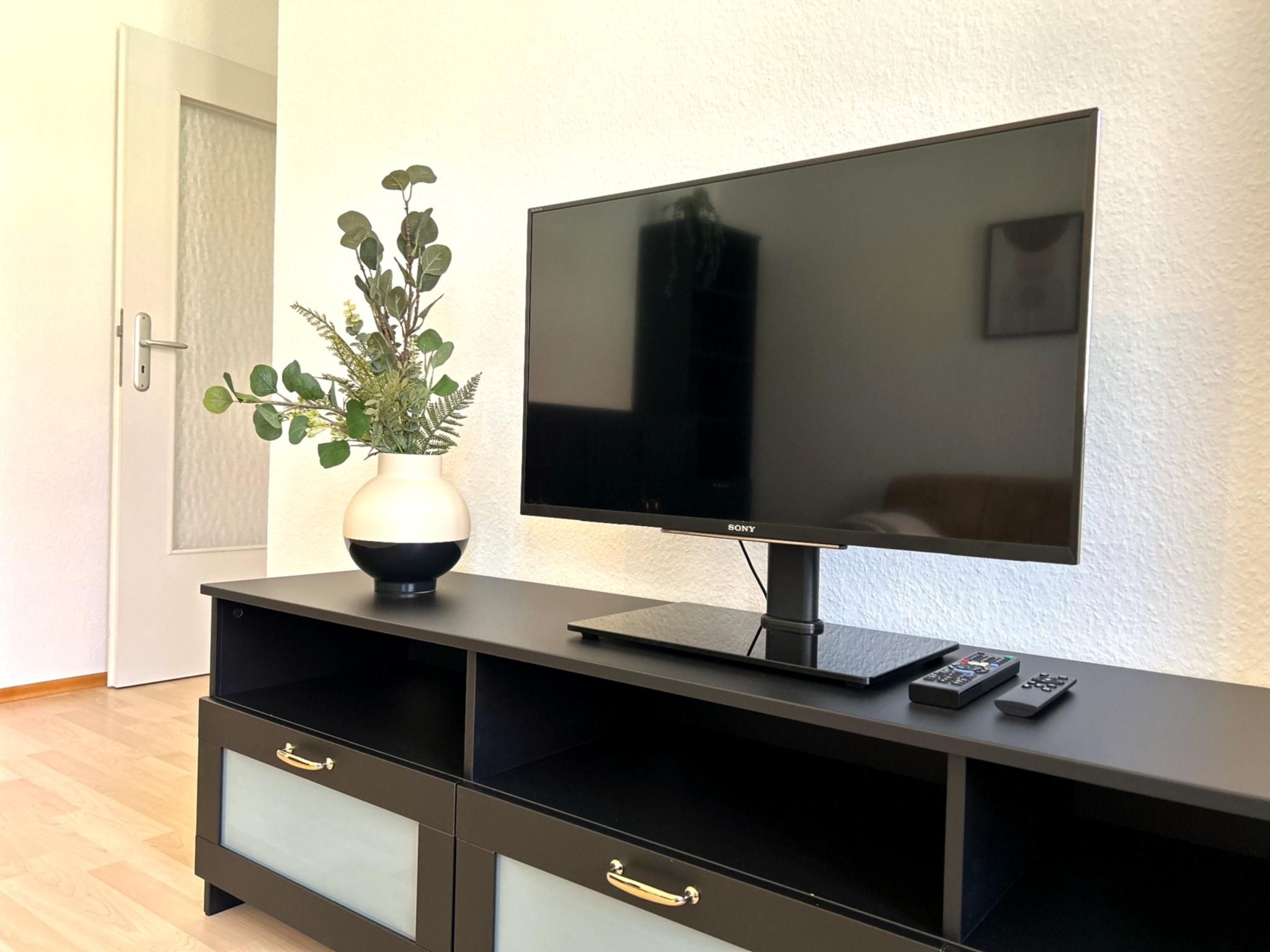 For Researchers: Quiet 2-Room Apartment Near University, Fully Furnished - 11