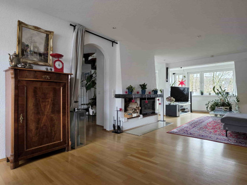Stylish and centrally located furnished apartment for temporary living in Essen’s vibrant nightlife district - Gallery - 3