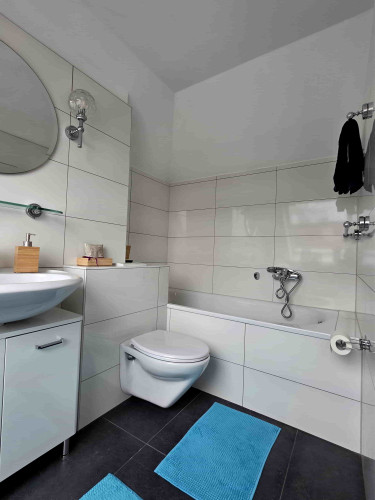 Stylish and centrally located furnished apartment for temporary living in Essen’s vibrant nightlife district - Gallery - 24