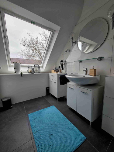 Stylish and centrally located furnished apartment for temporary living in Essen’s vibrant nightlife district - Gallery - 23