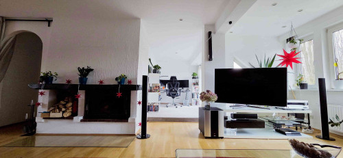 Stylish and centrally located furnished apartment for temporary living in Essen’s vibrant nightlife district - Gallery - 12
