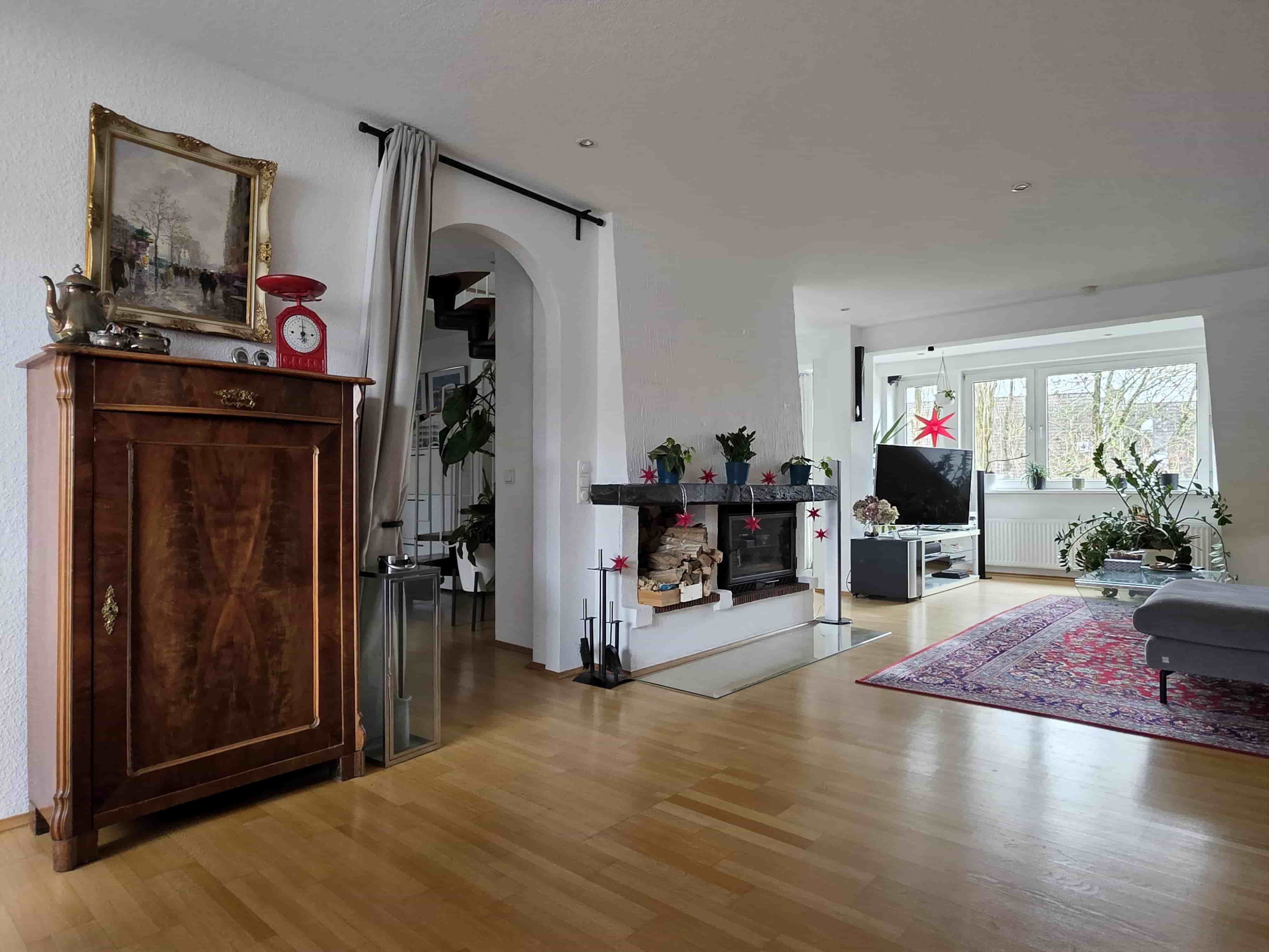 Stylish And Centrally Located Furnished Apartment For Temporary Living In Essen’s Vibrant Nightlife - 23