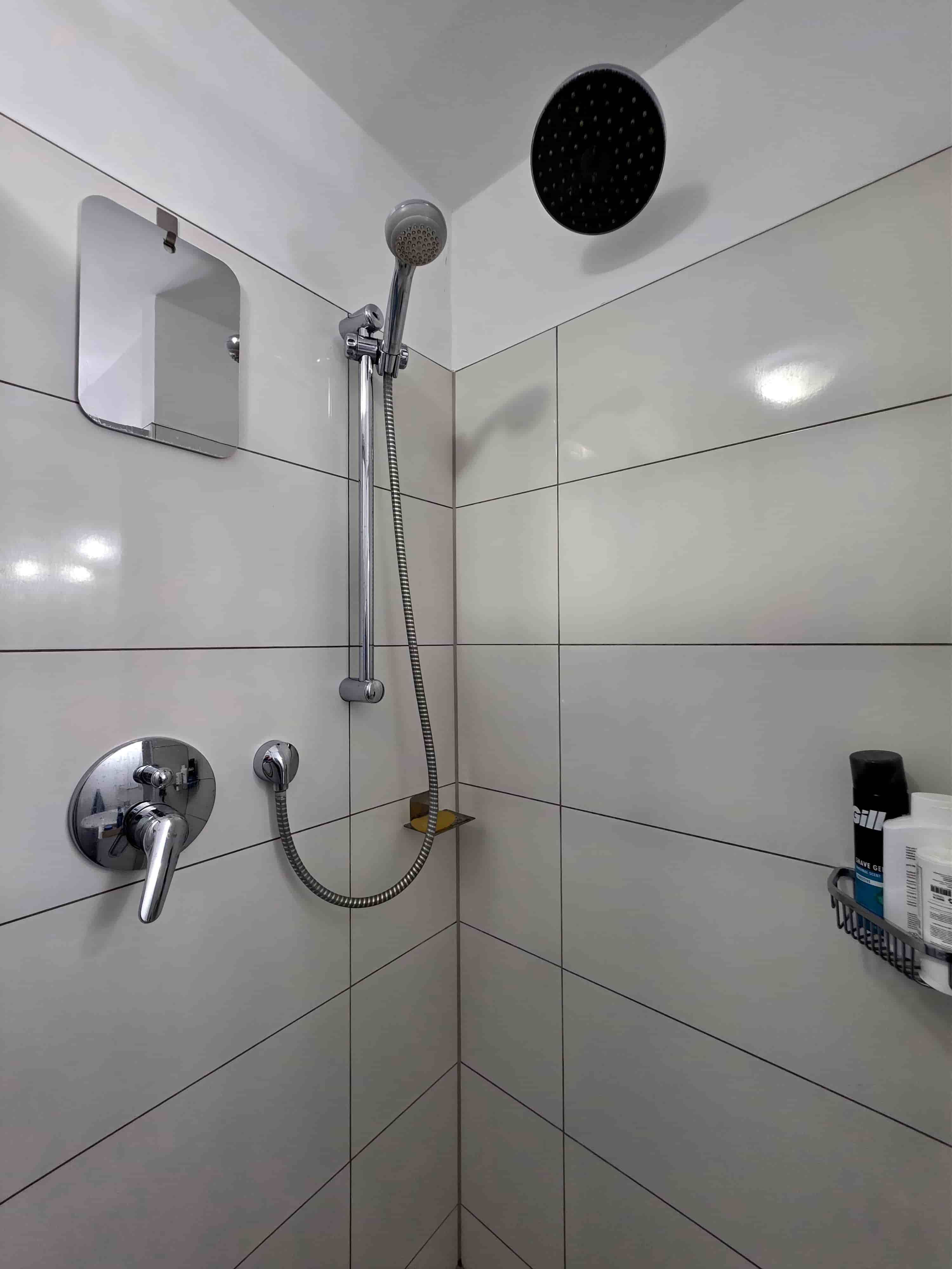 Stylish And Centrally Located Furnished Apartment For Temporary Living In Essen’s Vibrant Nightlife - 32