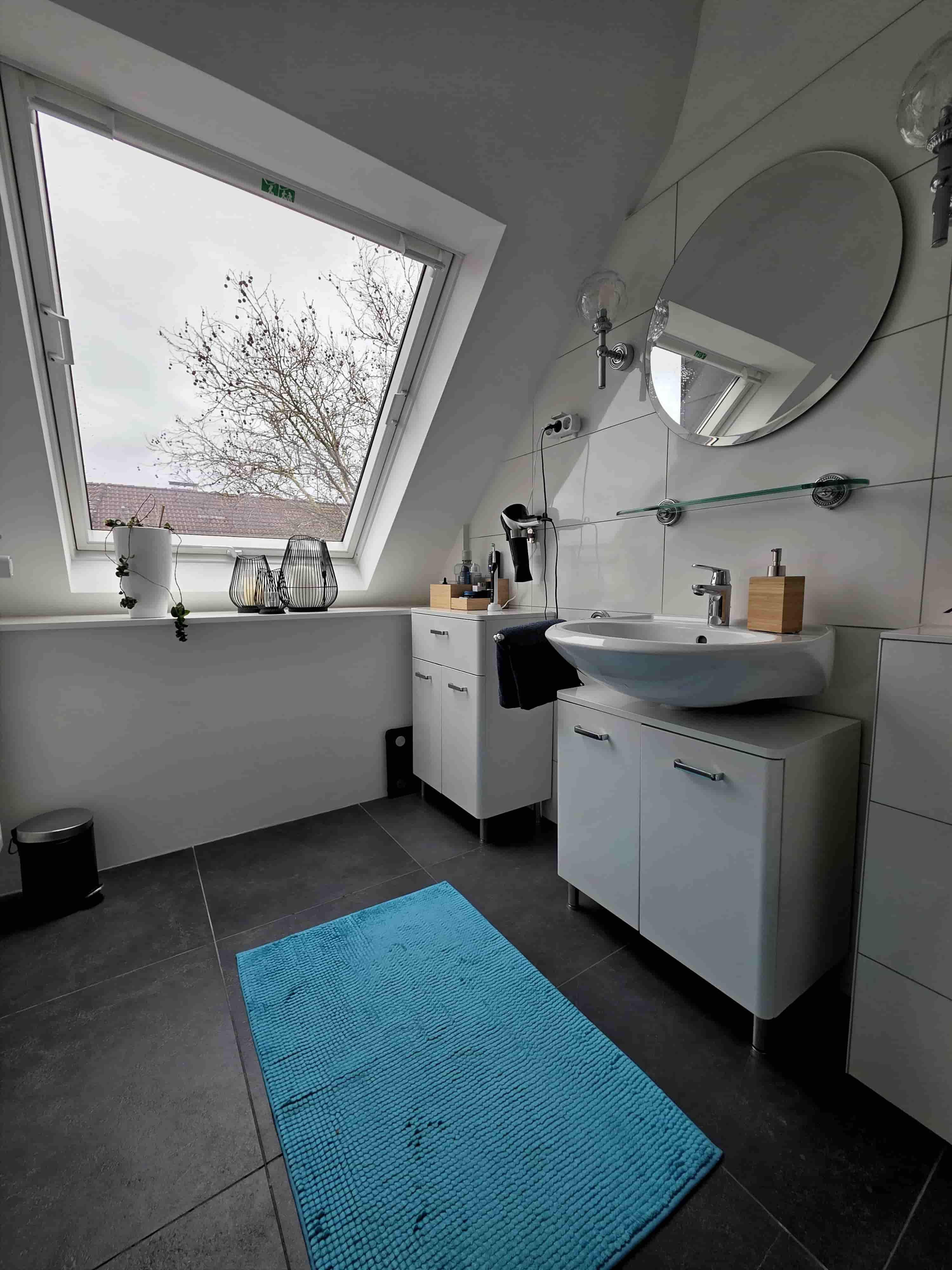 Stylish And Centrally Located Furnished Apartment For Temporary Living In Essen’s Vibrant Nightlife - 3