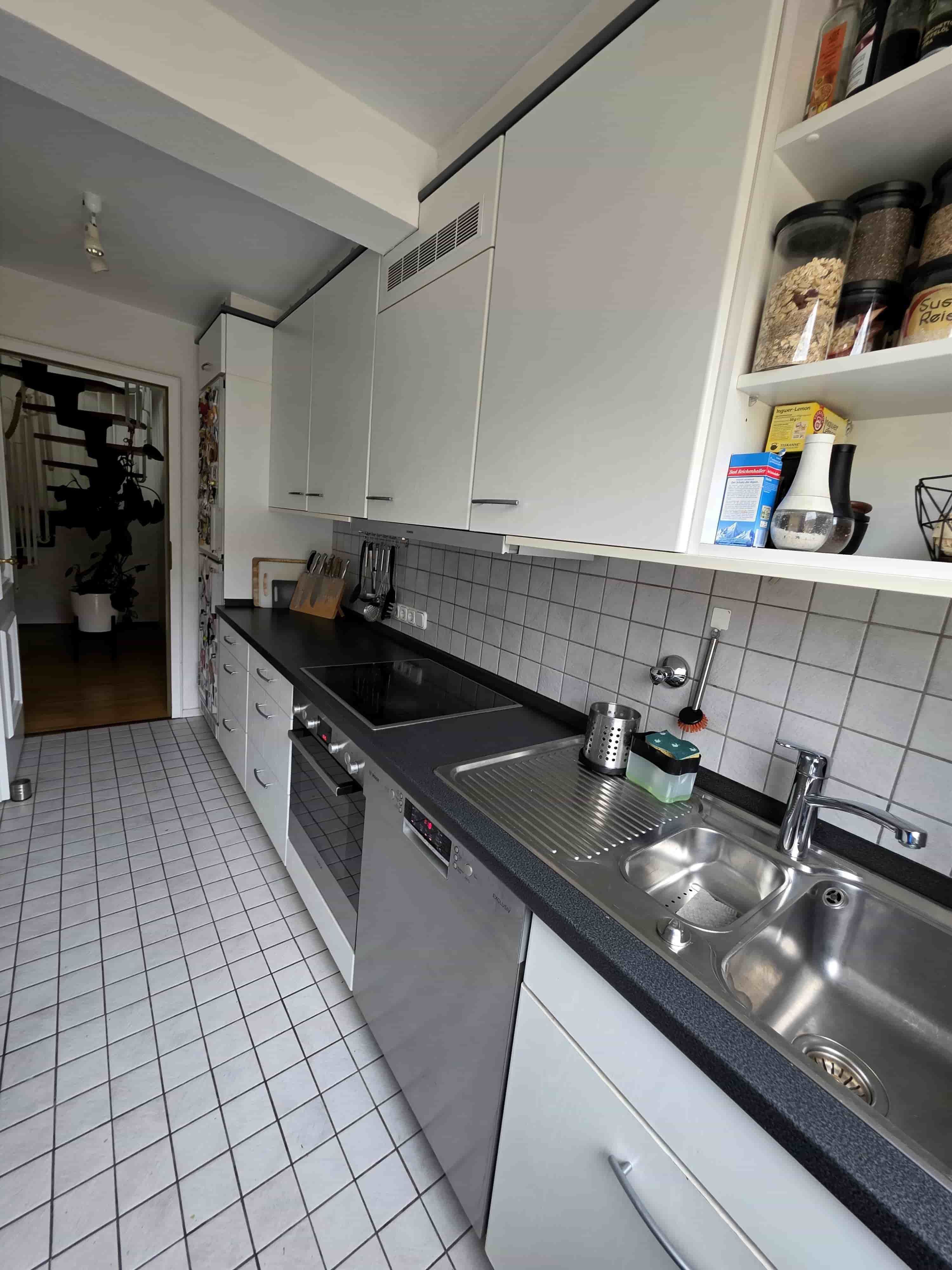 Stylish And Centrally Located Furnished Apartment For Temporary Living In Essen’s Vibrant Nightlife - 26