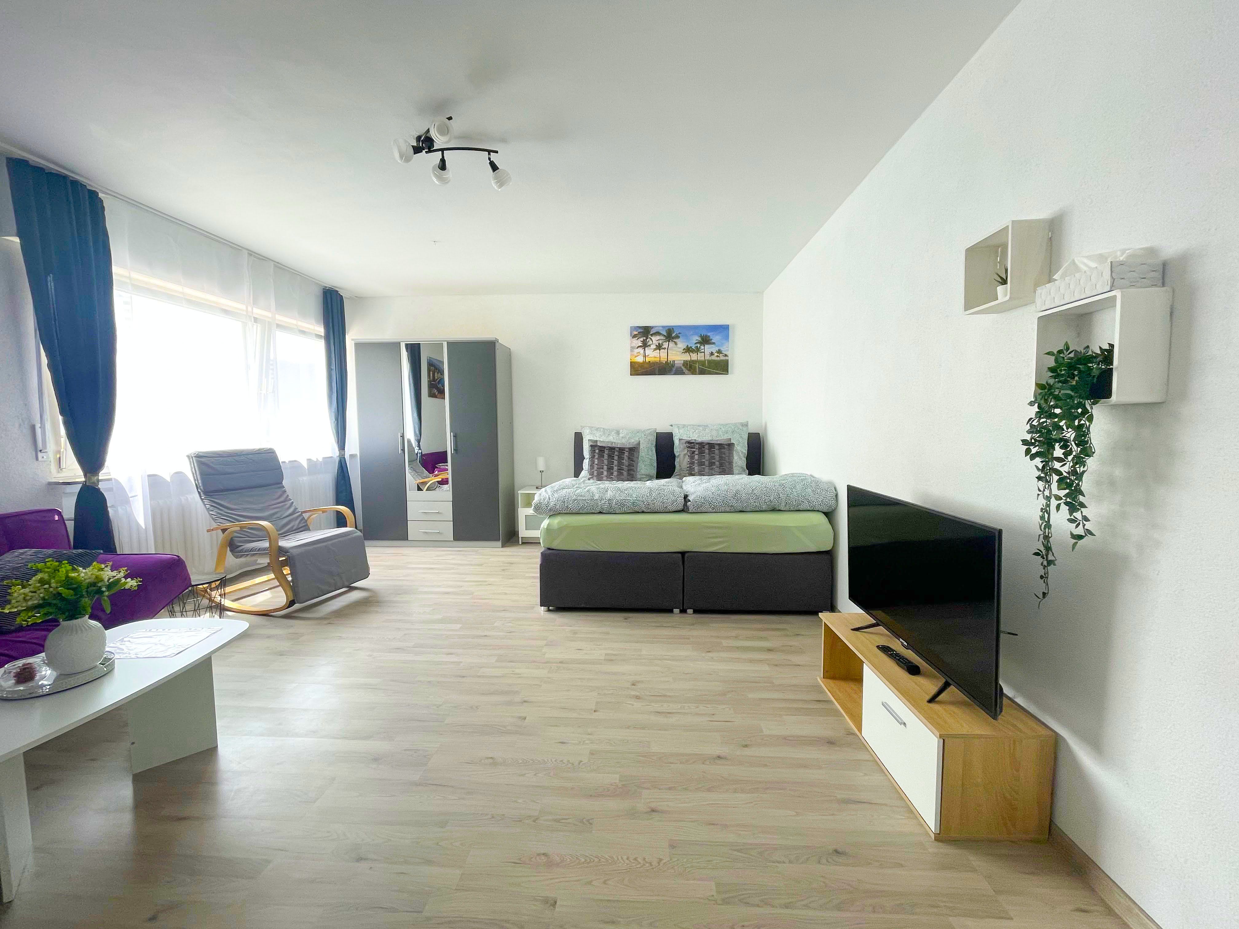Perfect 1.5 Apartment Centrally Located In Leonberg Opposite Shopping Center - 17