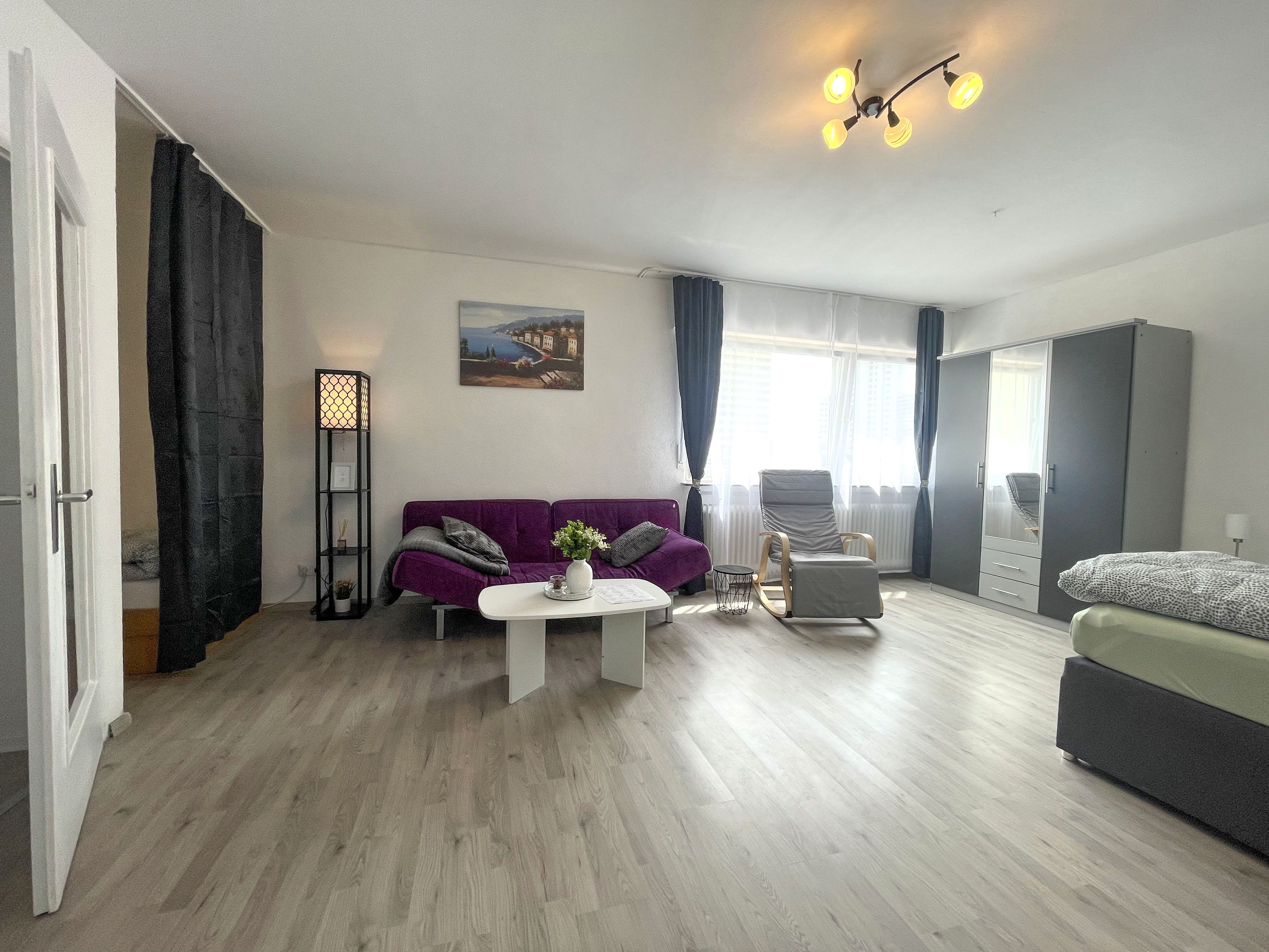 Perfect 1.5 Apartment Centrally Located In Leonberg Opposite Shopping Center - 15