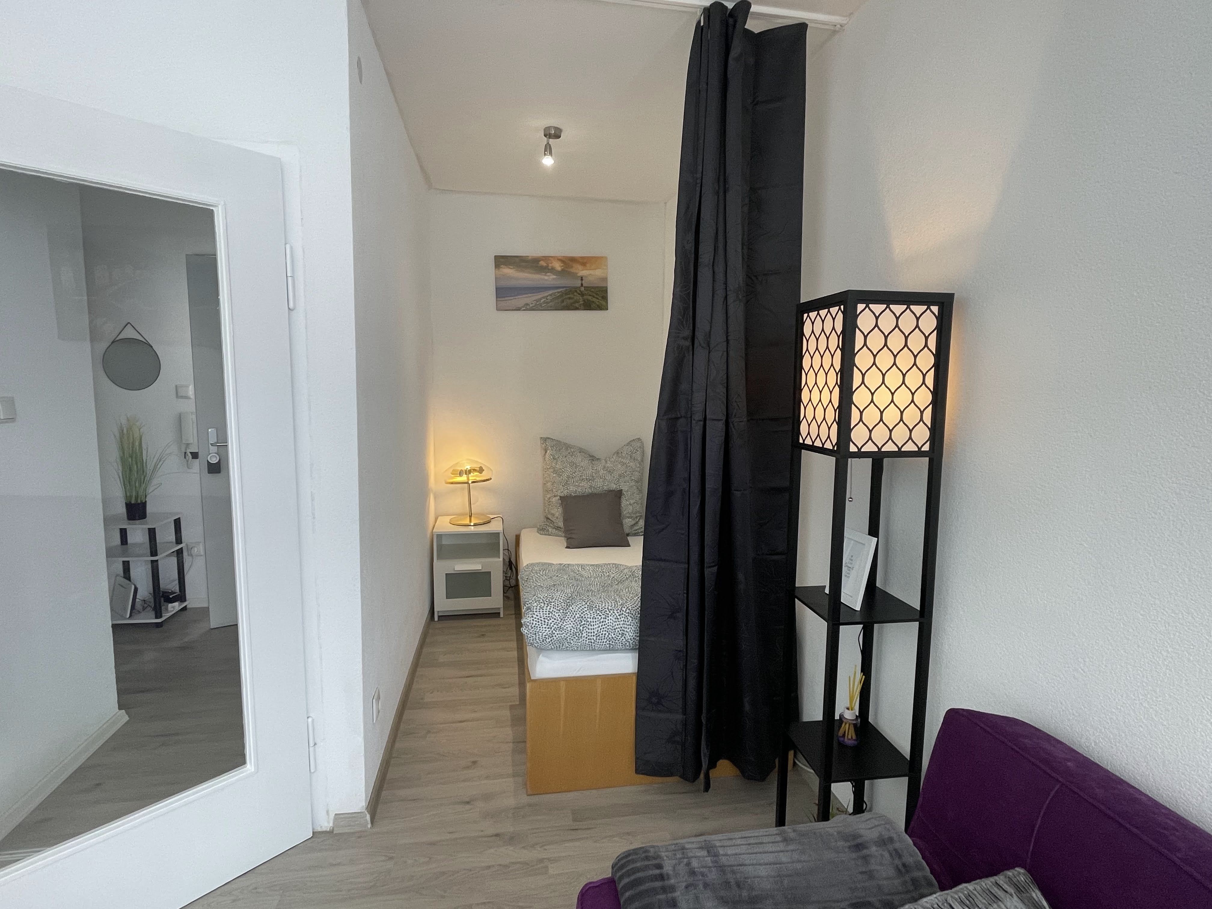 Perfect 1.5 Apartment Centrally Located In Leonberg Opposite Shopping Center - 11