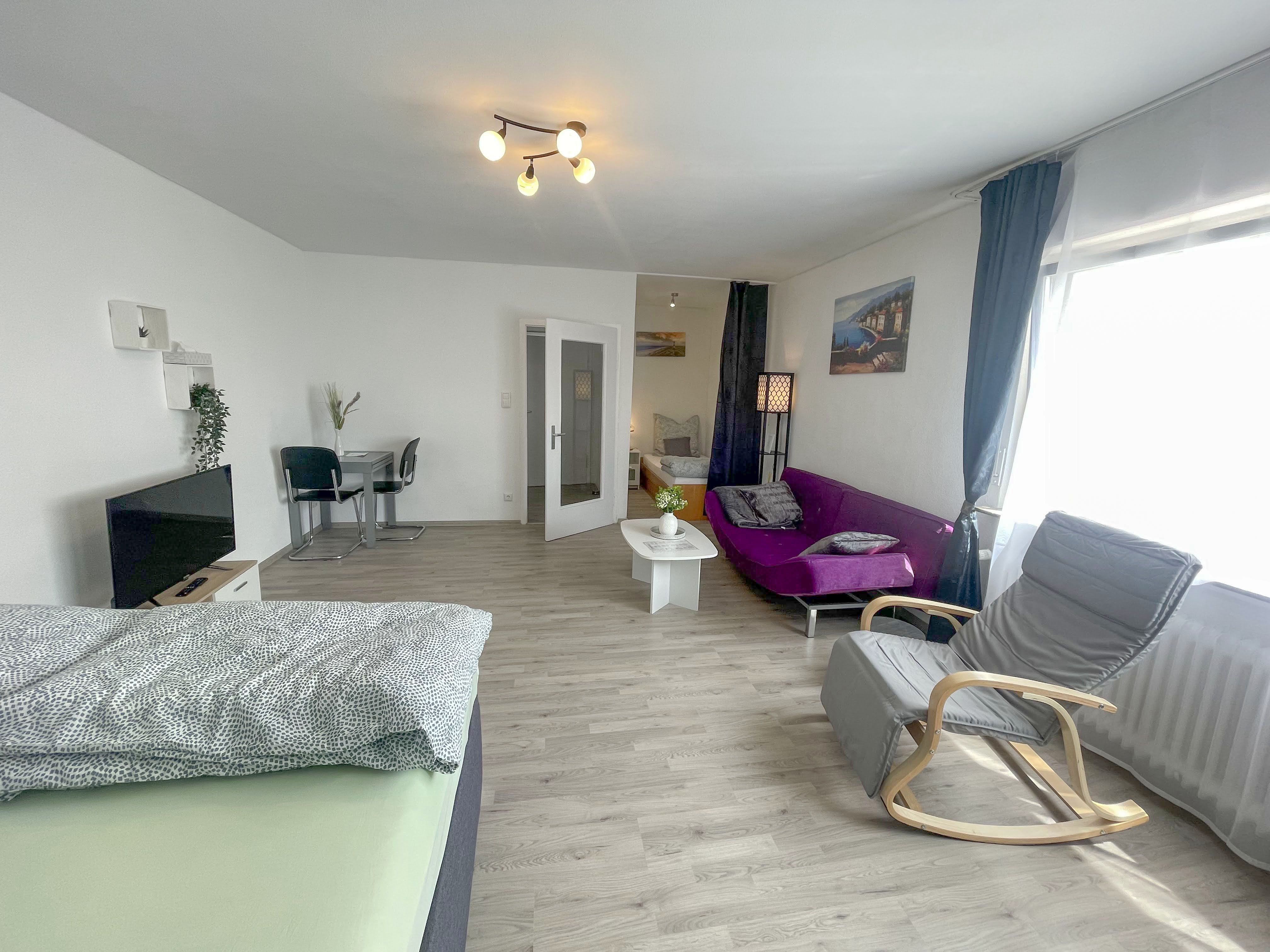 Perfect 1.5 Apartment Centrally Located In Leonberg Opposite Shopping Center - 16