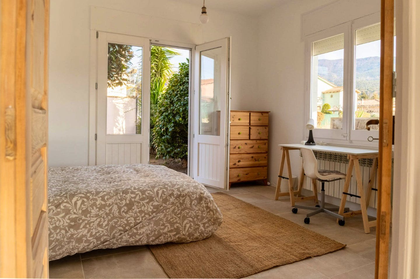  Room 1  -  Creative Rural House w/ Coworking  - Gallery -  14
