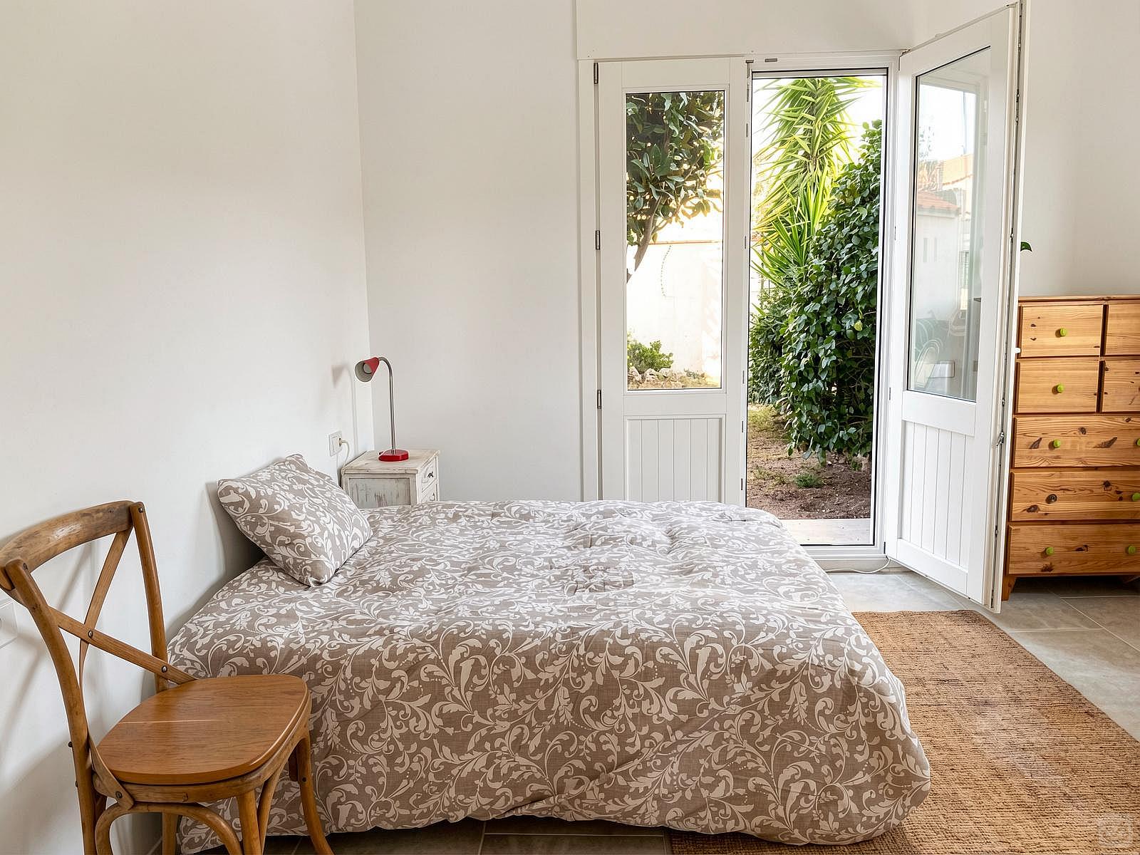  Room 1  -  Creative Rural House w/ Coworking  - Gallery -  3
