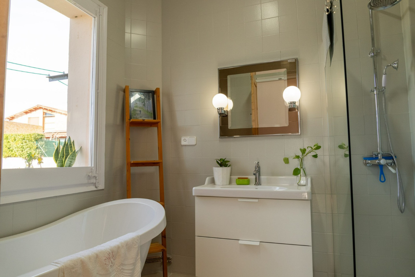  Room 4  -  Creative Rural House w/ Coworking  - Gallery -  7