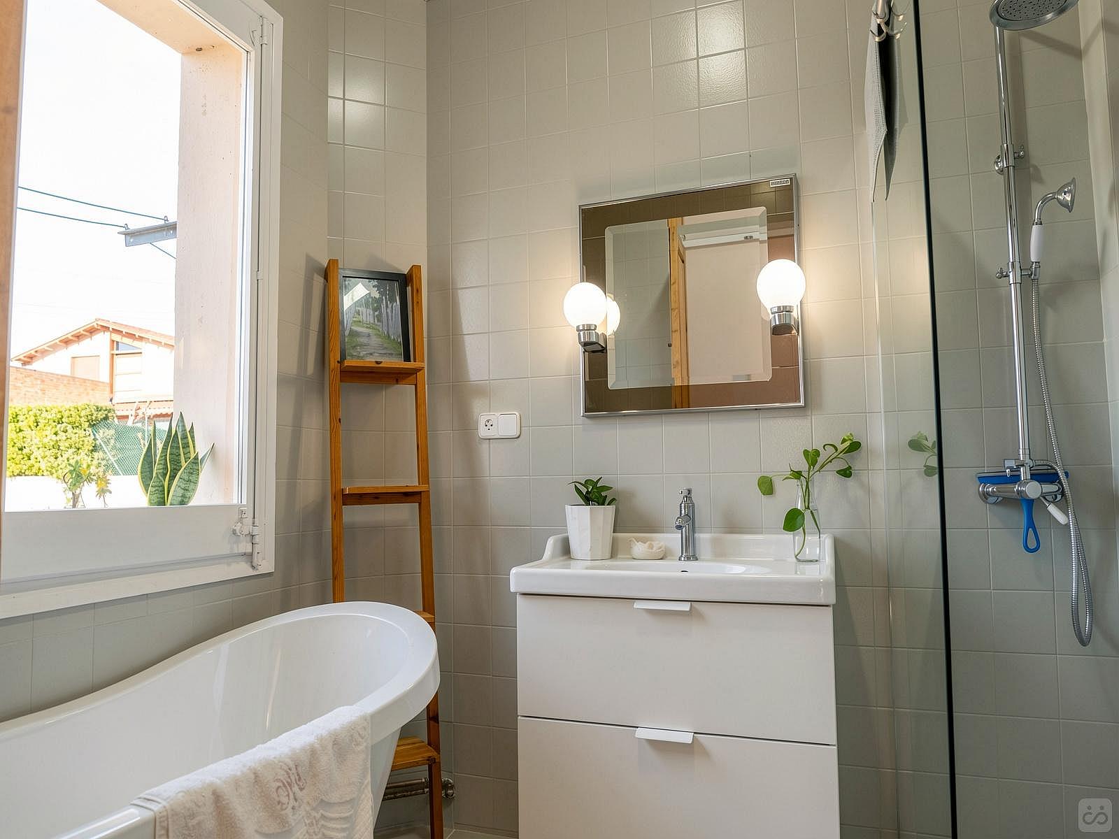  Room 4  -  Creative Rural House w/ Coworking  - Gallery -  2