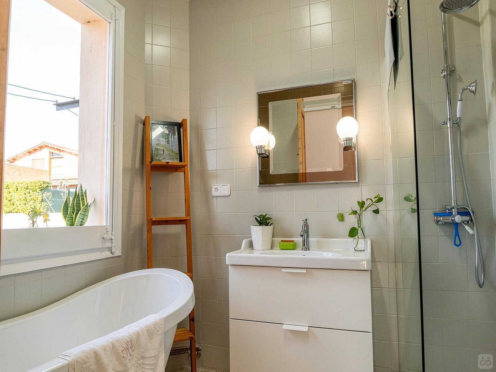  Room 2  -  Creative Rural House w/ Coworking  - Gallery -  2