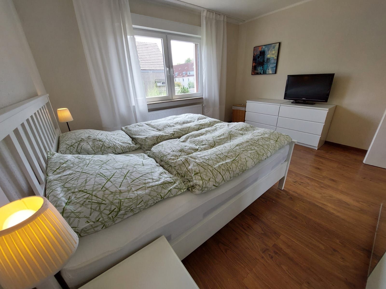 Central And Quiet. Large 3 Room Apartment Near Cologne - 15