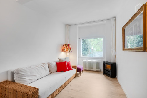Quiet and central 2-bedroom flat near trade fair in Cologne
