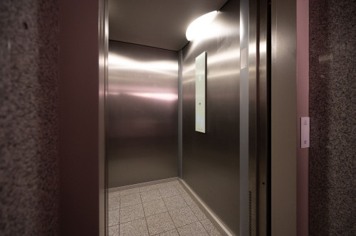 Chic 2-Room Apartment with Upscale Amenities in Serene Green Setting - Ideal for Business - Close to A99 - in Munic - Gallery - 2