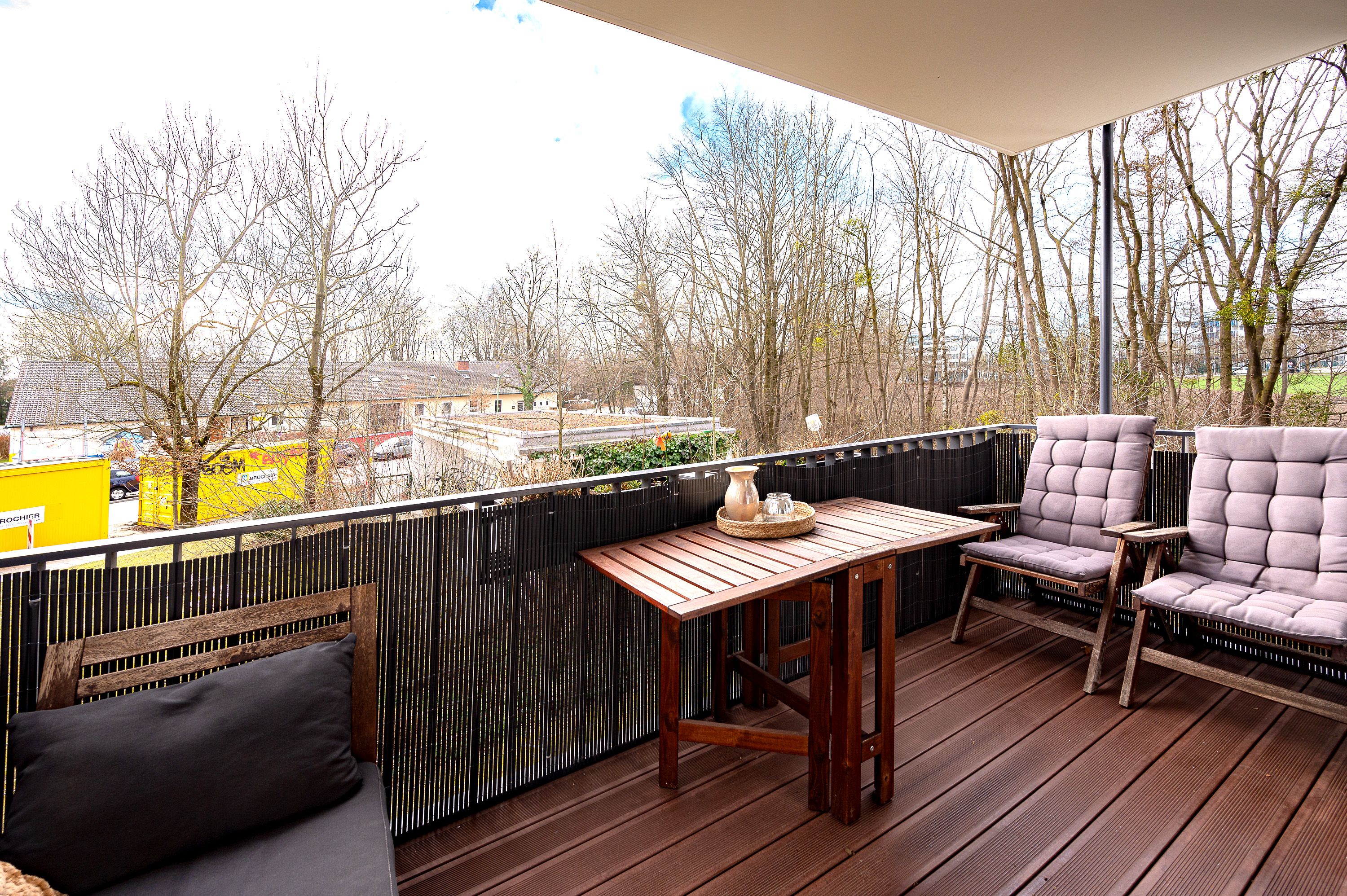 Chic 2-Room Apartment With Upscale Amenities In Serene Green Setting - Ideal For Business - Close To - 8