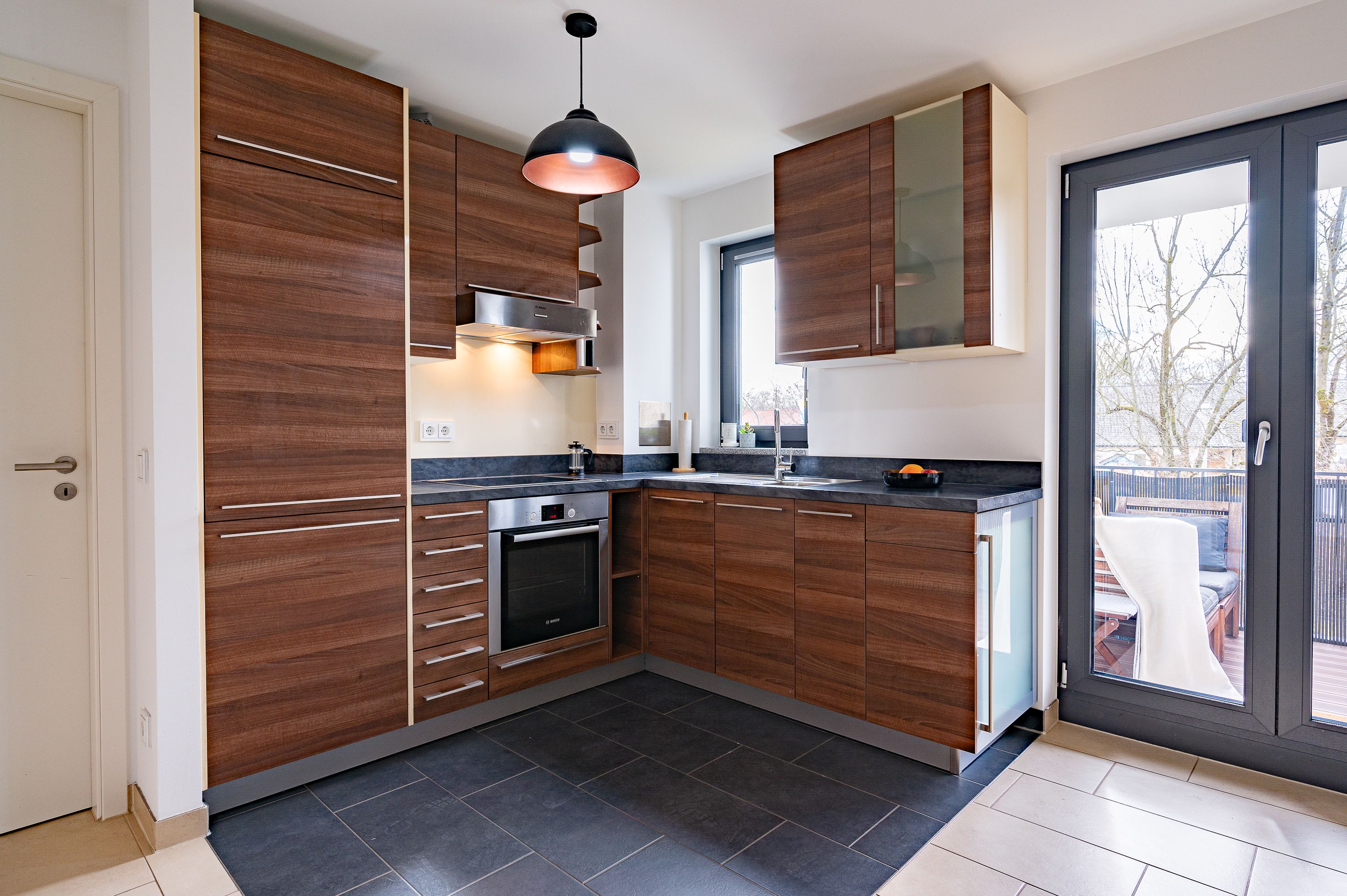 Chic 2-Room Apartment With Upscale Amenities In Serene Green Setting - Ideal For Business - Close To - 18