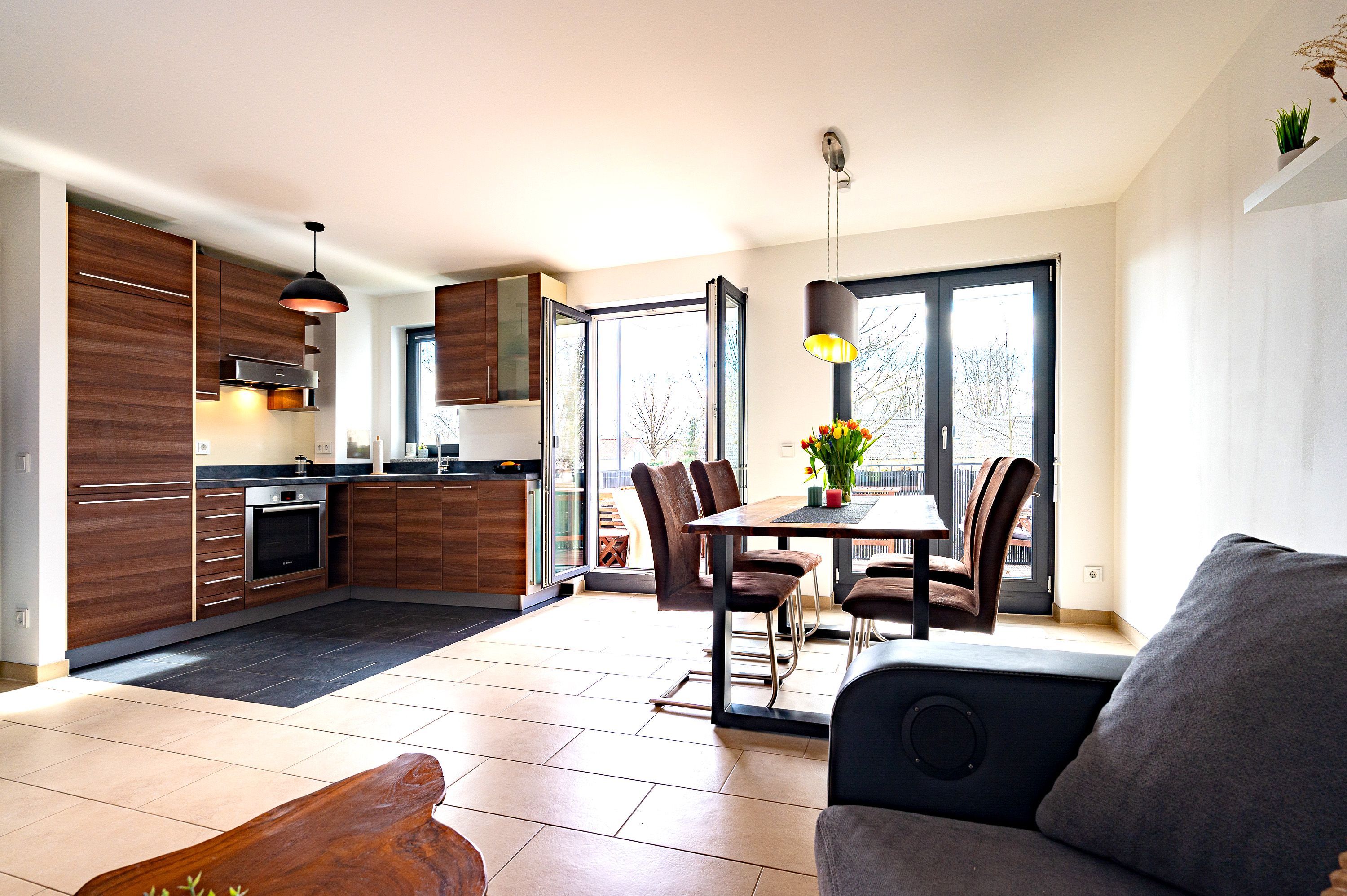 Chic 2-Room Apartment With Upscale Amenities In Serene Green Setting - Ideal For Business - Close To - 7