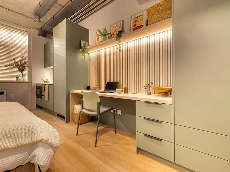 Premium Plus Studio - 2