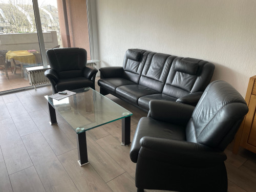 2 bedroom apartment with balcony and parking space, centrally located in Frankfurt Sachsenhausen
