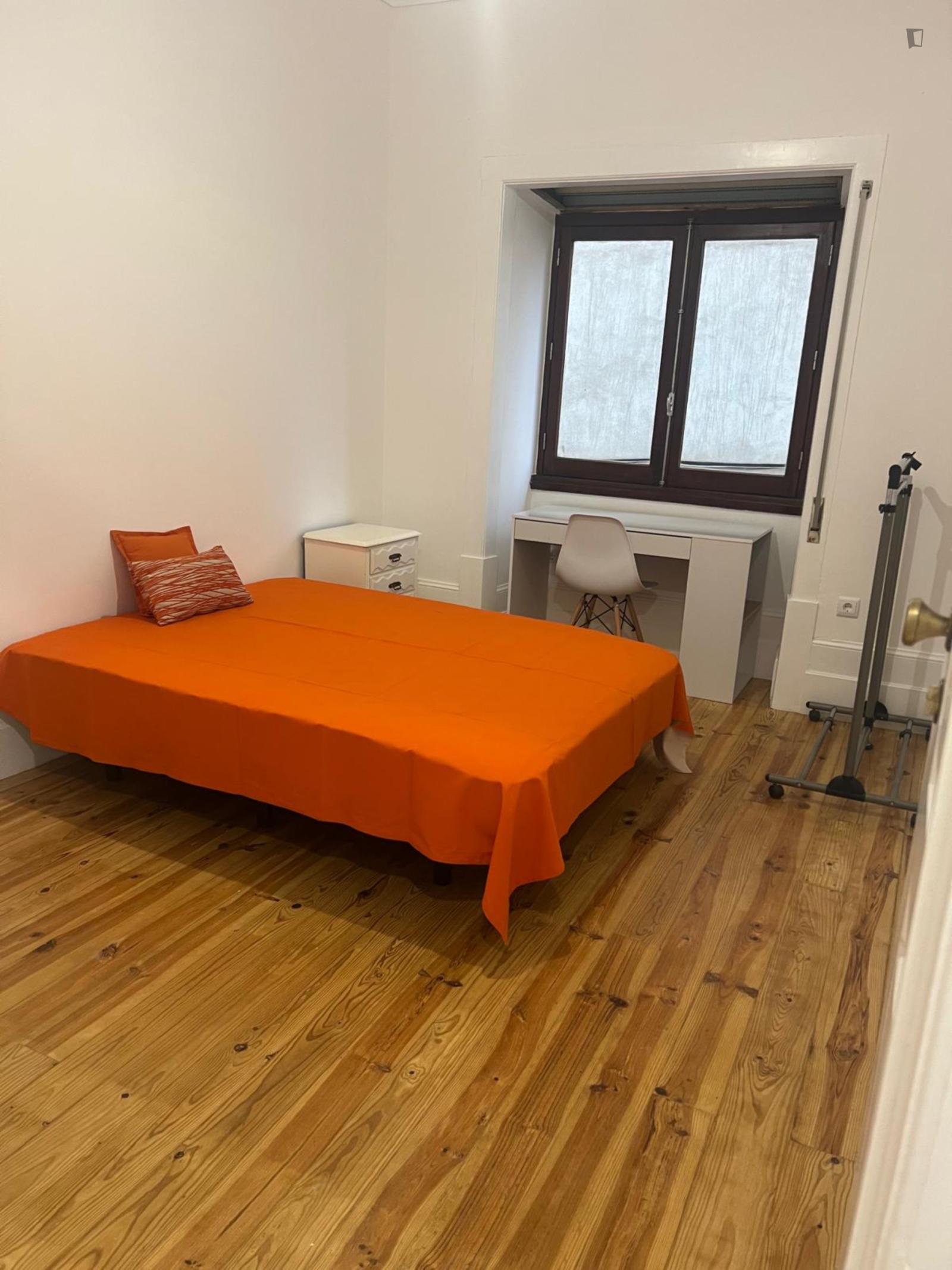 Enjoyable Bedroom Not Too Far From FEUC - 1