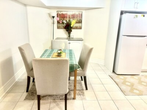 Beautiful private Basement Apartmen - Gallery - 12
