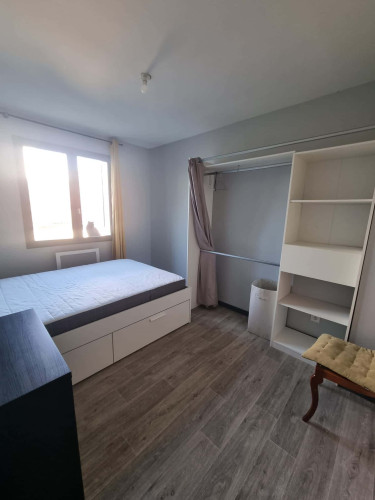Room in Impasse du Tonneau, Bobigny for 180 m² with 8 bedrooms - Gallery - 2