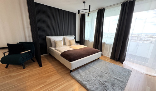 Design Studio mit Balkon