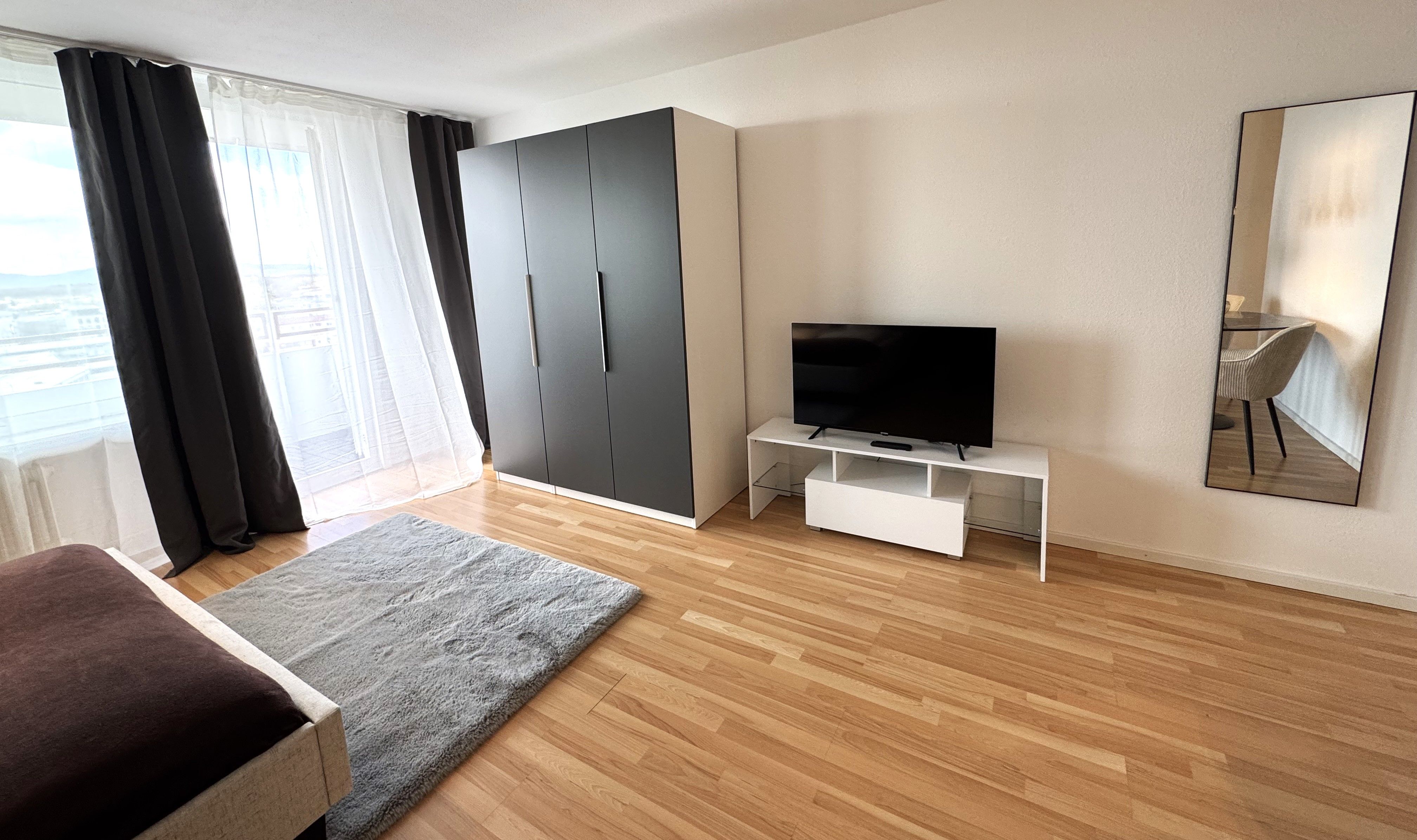 Design Studio Mit Balkon - 12