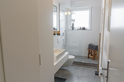 Beautiful 3-room apartment in Düsseldorf-Bilk with a large quiet balcony and high-quality fitted kitchen. - Gallery - 11