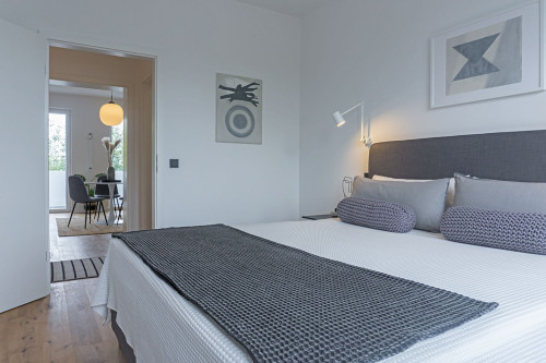 Beautiful 3-room apartment in Düsseldorf-Bilk with a large quiet balcony and high-quality fitted kitchen. - Gallery - 22