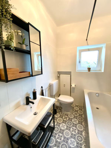 Bright 120 sqm apartment with balcony & garden view – quiet location in Aachen, ideal for longer stays - Gallery - 13