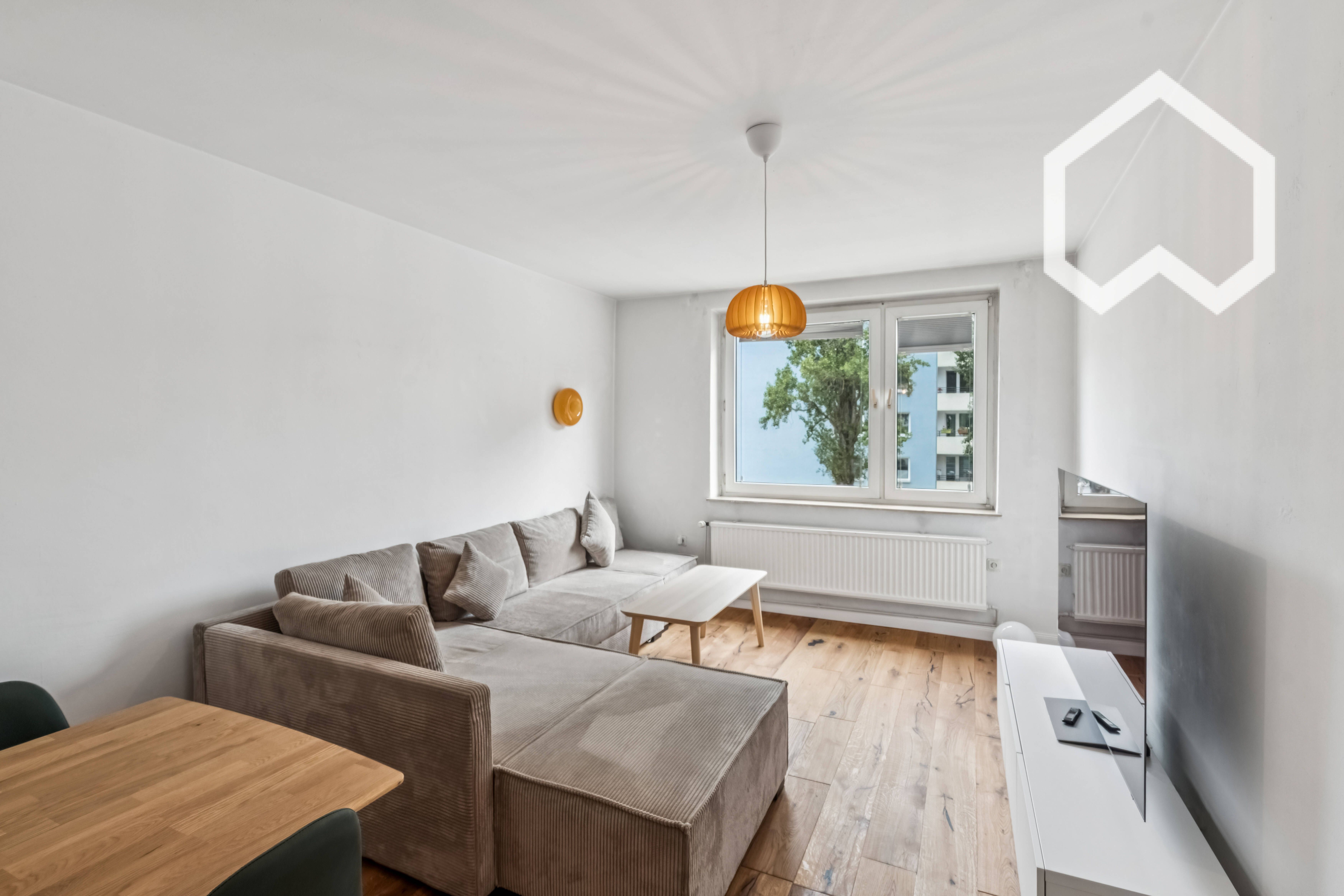 Tastefully Furnished 2-Room Apartment With Balcony Near City Center - 14