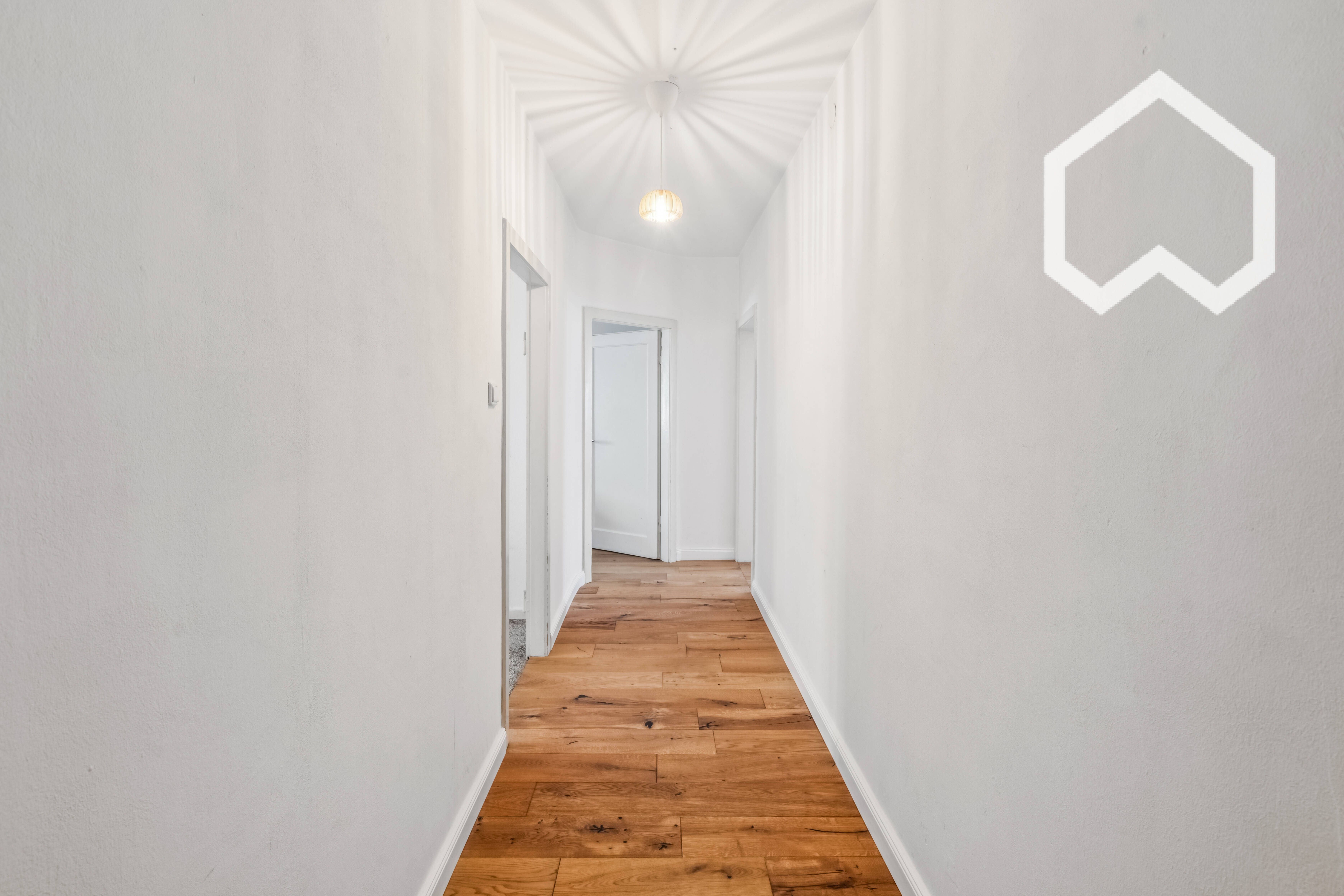 Tastefully Furnished 2-Room Apartment With Balcony Near City Center - 5