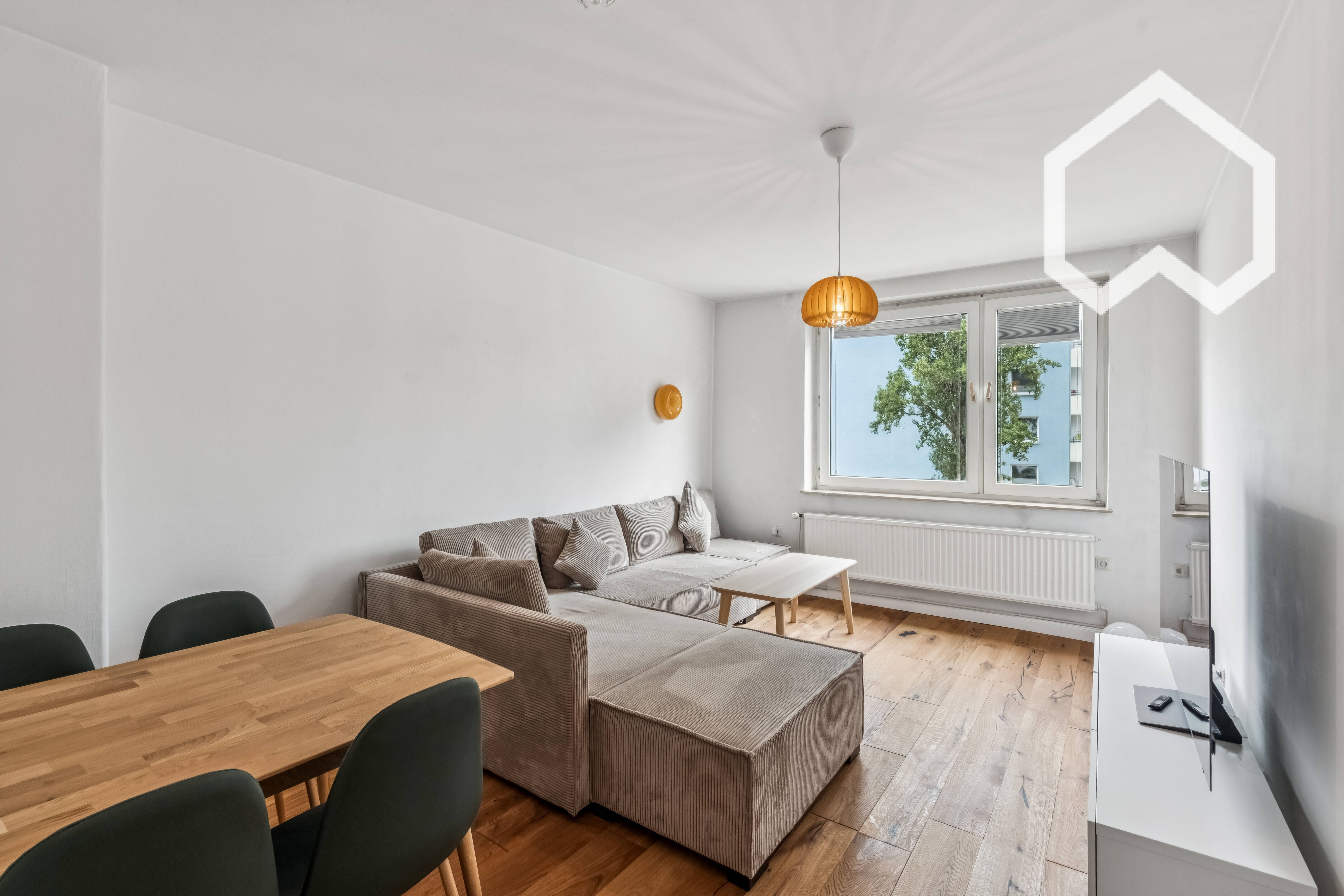 Tastefully Furnished 2-Room Apartment With Balcony Near City Center - 15