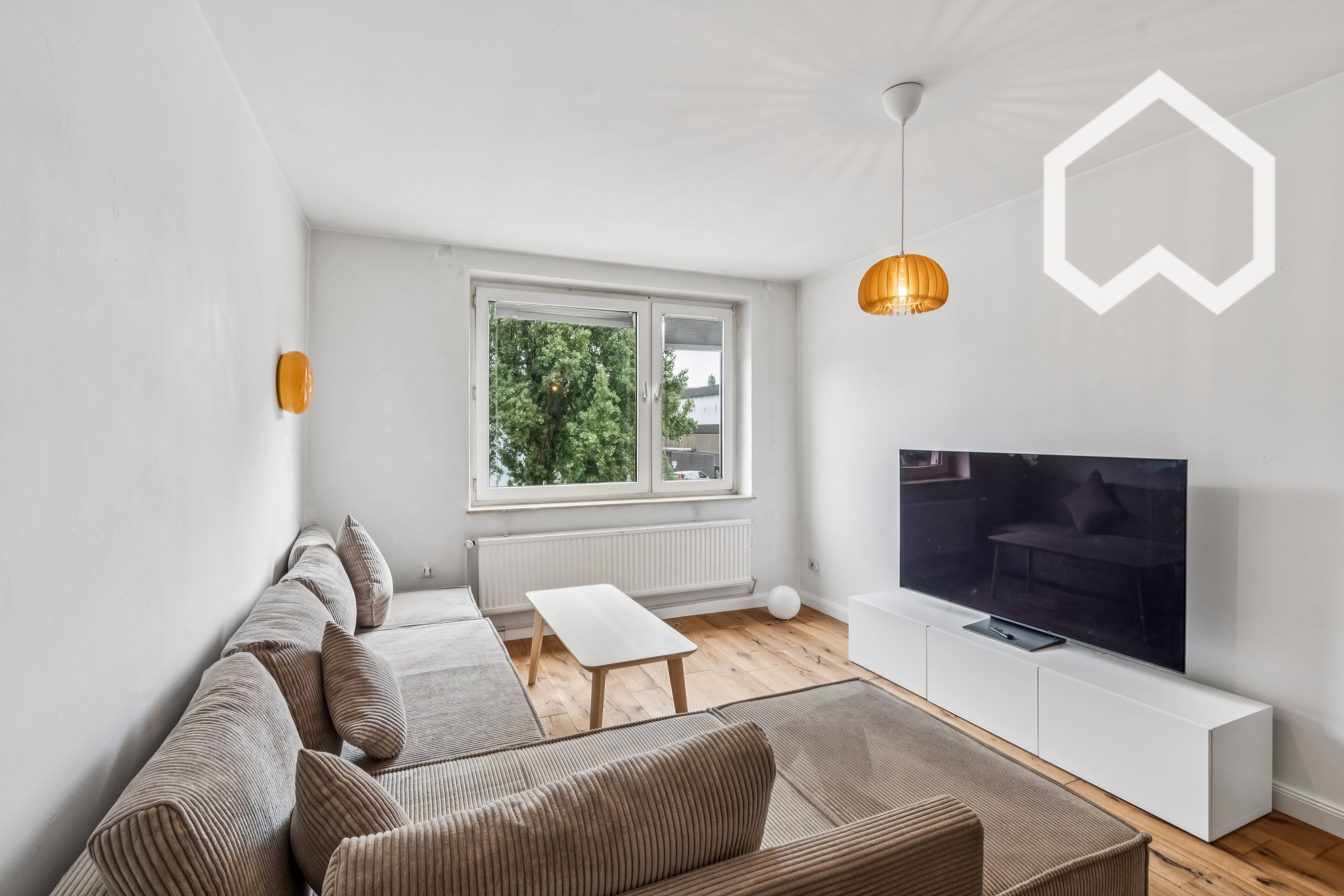 Tastefully Furnished 2-Room Apartment With Balcony Near City Center - 13