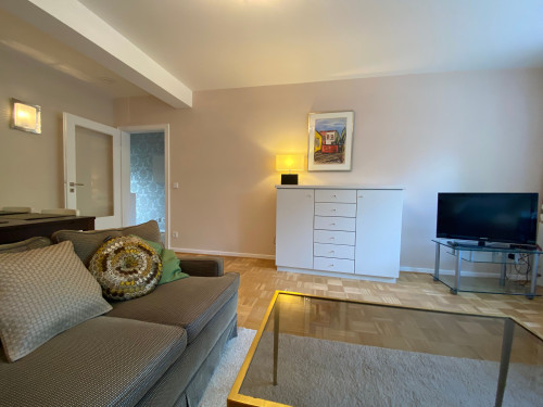 Gut ausgestattete 2 Zimmer Wohnung mit Balkon in bester Lage - Gallery - 8