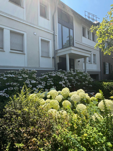 Gut ausgestattete 2 Zimmer Wohnung mit Balkon in bester Lage