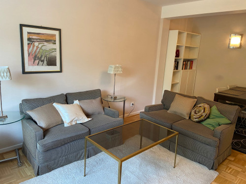 Gut ausgestattete 2 Zimmer Wohnung mit Balkon in bester Lage - Gallery - 10