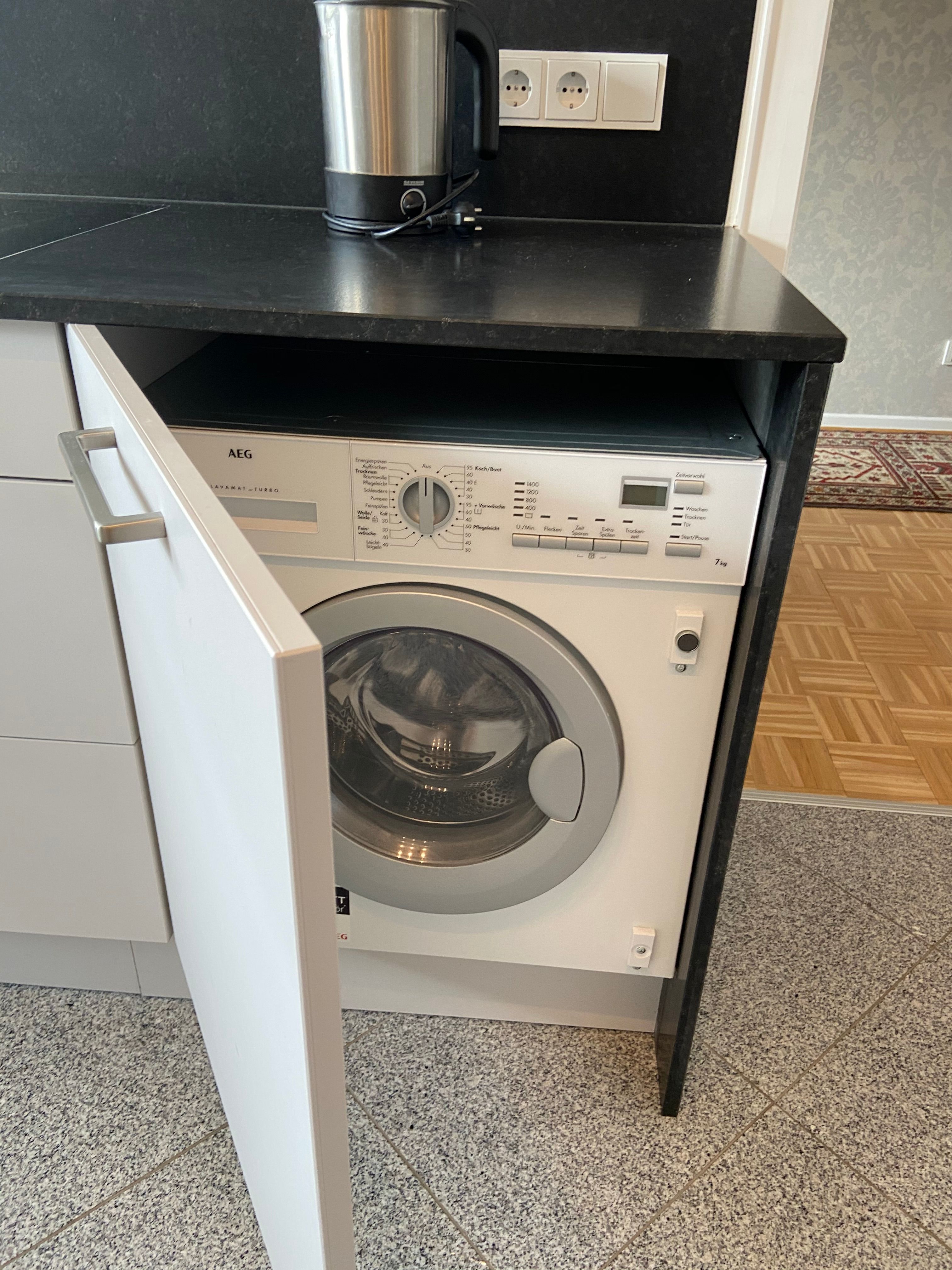 Gut Ausgestattete 2 Zimmer Wohnung Mit Balkon In Bester Lage - 13