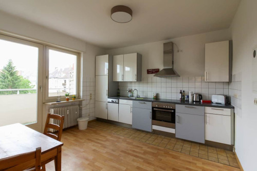 Central, quiet living at Karlsruhe main station with 3 bedrooms - Gallery - 3