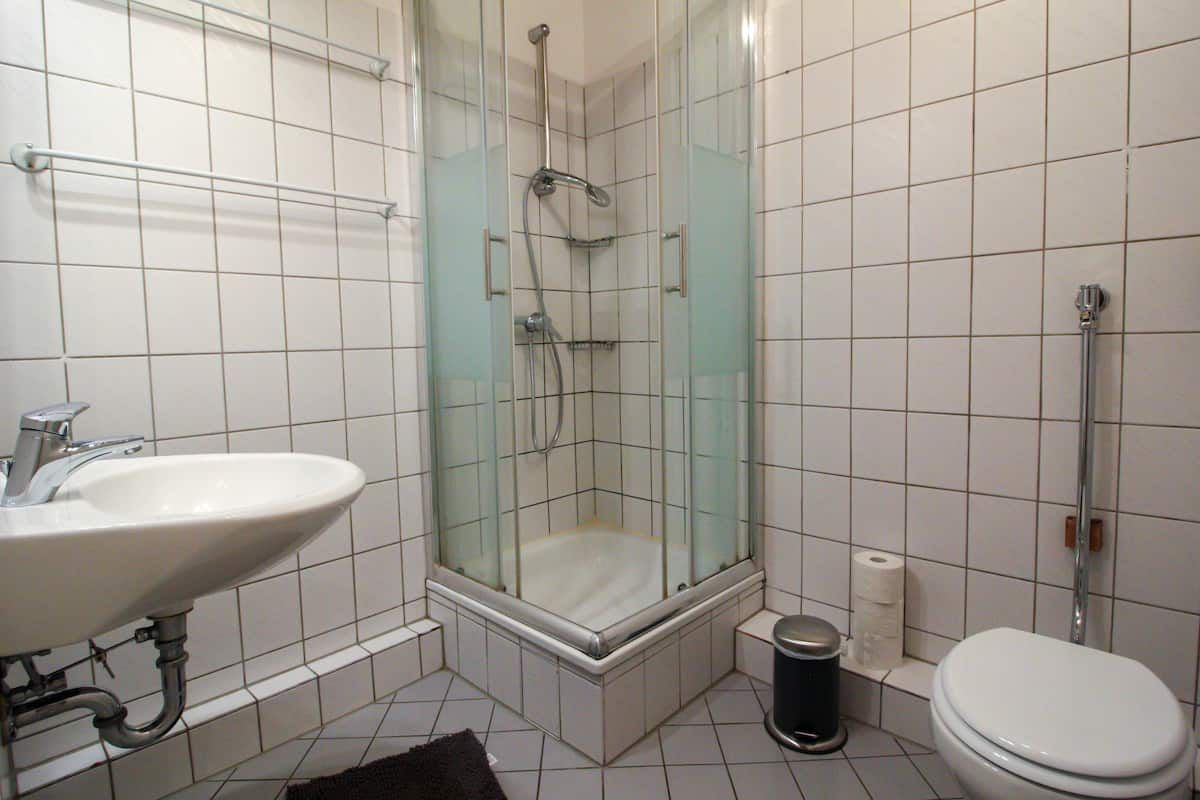 Central, Quiet Living At Karlsruhe Main Station With 3 Bedrooms - 6