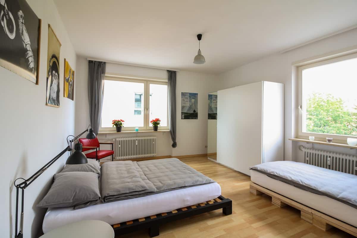 Central, Quiet Living At Karlsruhe Main Station With 3 Bedrooms - 12
