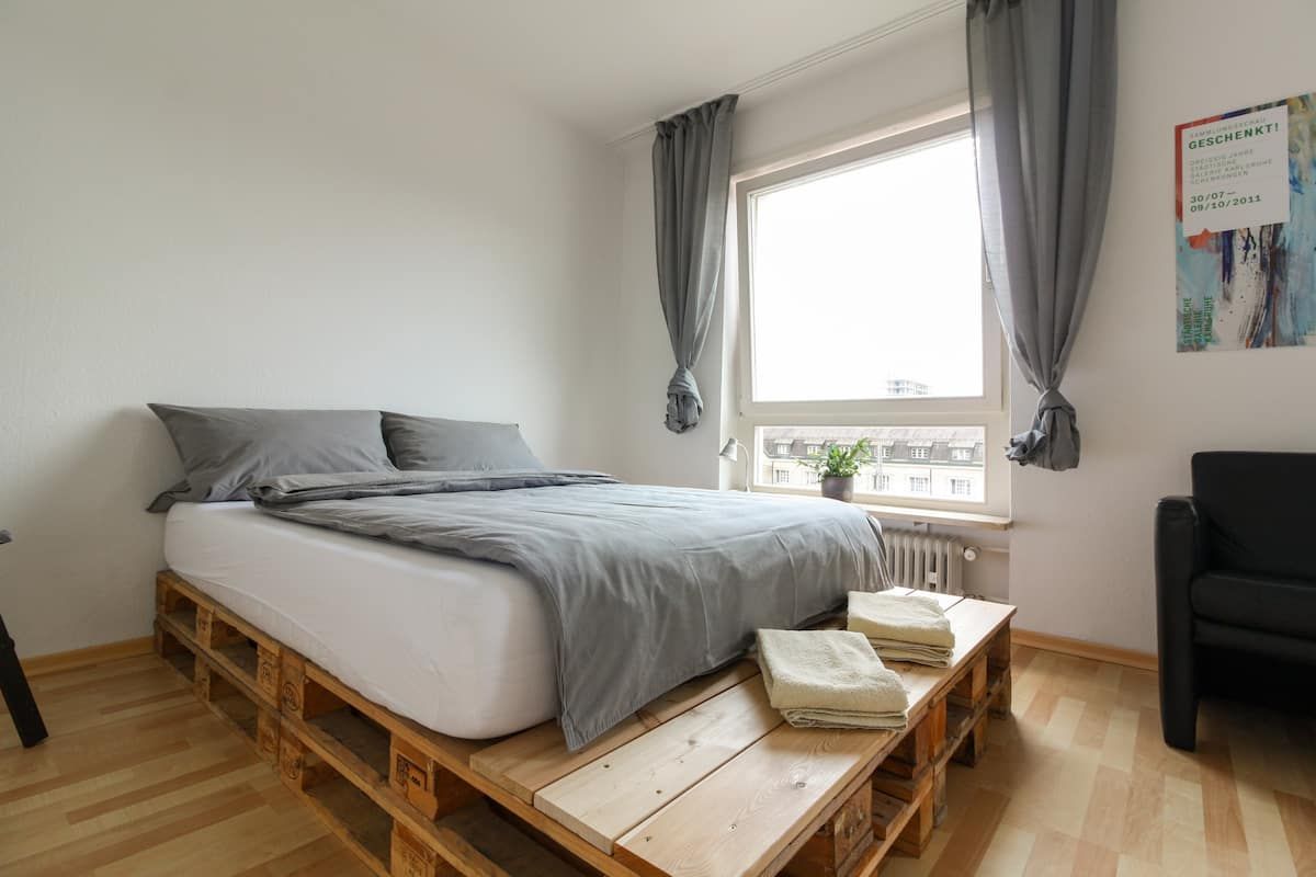 Central, Quiet Living At Karlsruhe Main Station With 3 Bedrooms - 10
