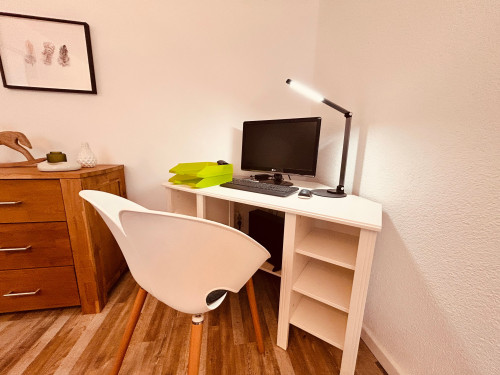Schöne Barrierefreie 2 Zimmer Wohnung in Ruhigem aber zentralem Wohngebiet - Gallery - 7