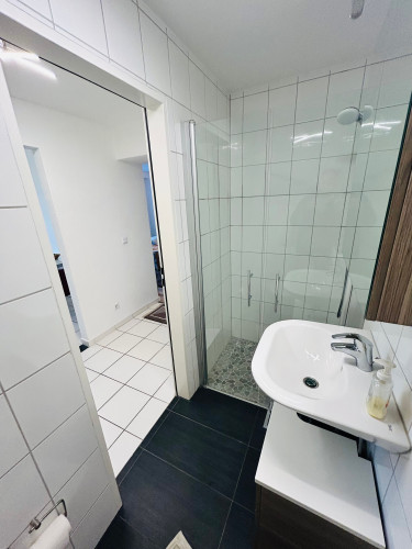 Schöne Barrierefreie 2 Zimmer Wohnung in Ruhigem aber zentralem Wohngebiet - Gallery - 18